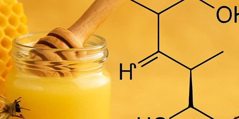 اثرات ترکیب ژل رویال و گیاهان خاص بر سلامتی و جوانسازی 