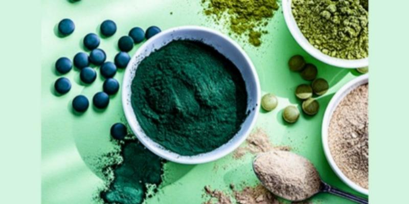 اسپیرولینا چیست؟ ابرغذای سبز با فواید شگفتانگیز برای کل بدن